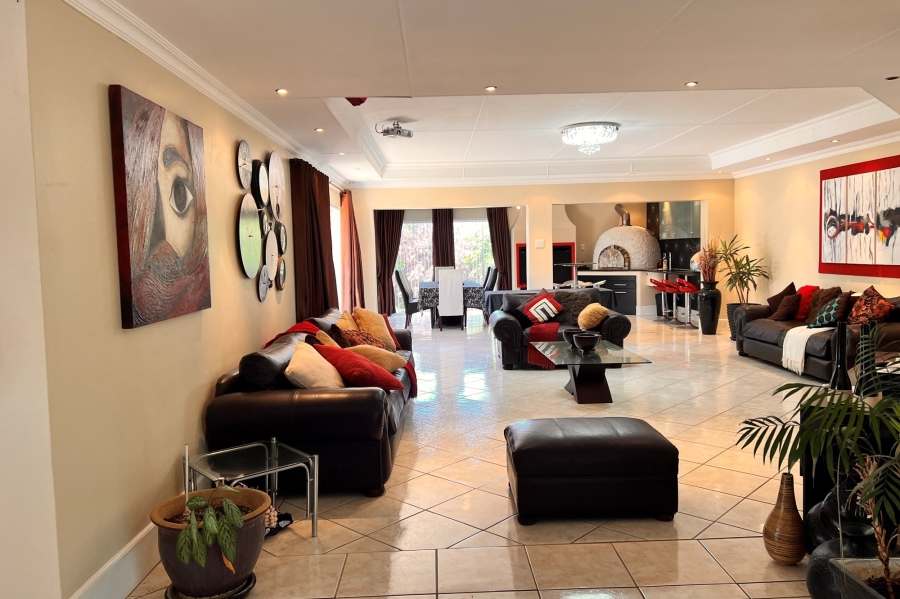5 Bedroom Property for Sale in East London Rural Eastern Cape